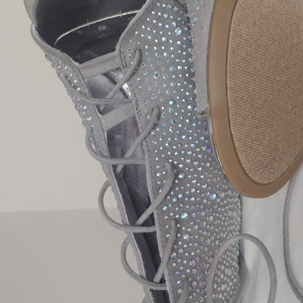 Shoes - Picture 5 of 8